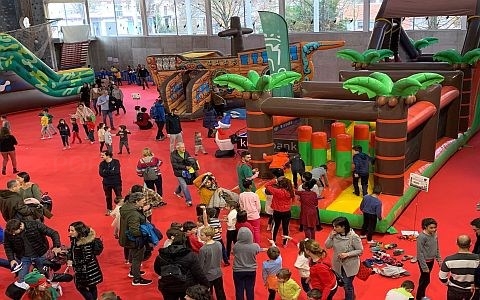 El Parque Infantil de Navidad está abierto hasta el 5 de enero en el Centro Cívico Hegoalde