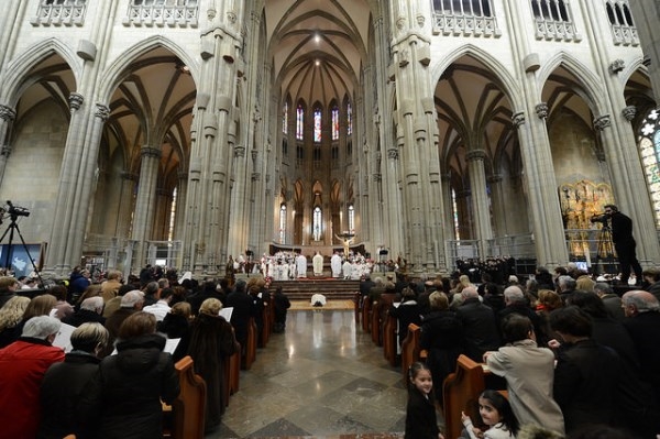 El Obispo de Vitoria suprime las celebraciones litúrgicas públicas, y otros actos devocionales, en toda la Diócesis