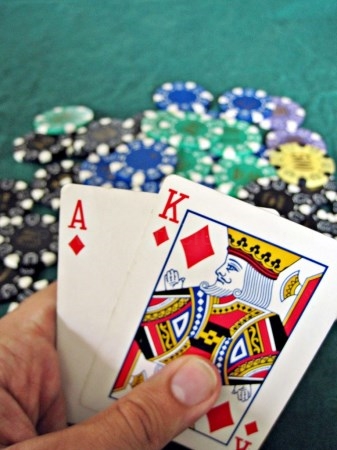 Conoce las diferentes variantes que existen del poker