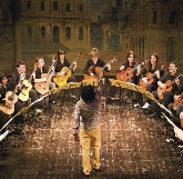 MÚSICA PARA DOSCIENTAS CUERDAS - Concierto de Guitarras