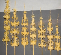 Exposición de ramos para el Concurso de Palma Blanca en Elche