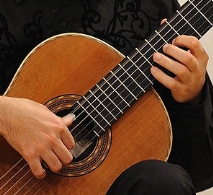 GUITARRELS, A CARGO DE LA ASOCIACIÓN DE GUITARRISTAS MÚSICA ABIERTA.