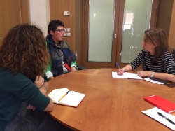 Reunión de la Asociación Valenciana de Esclerosis Lateral Amiotrofica con el alcalde de Elche y la Concejal de Bienestar Social