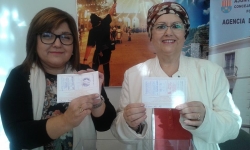 La Asociación de Comerciantes y el Ayuntamiento realizan el sorteo de las dos tarjetas “Fidelización de clientes”
