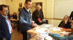 España decide que el PP gane las elecciones pero que tenga difícil formar gobierno