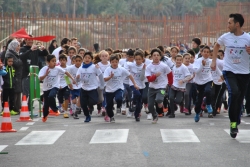 Más de 1000 niños participan en la III Carrera Solidaria de Carrús "La meta, compartir"