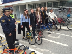 El Ayuntamiento de Elche dona 18 bicicletas a diversos centros por navidades