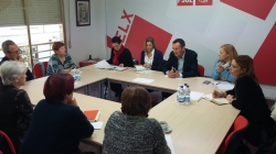 Carlos González reclama un Centro de Mayores para Elche durante la jornada de trabajo con el PSPV