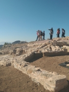 El Rector de la UA y el Alcalde visitan el yacimiento de Penya Negra, la ciudad de Herna