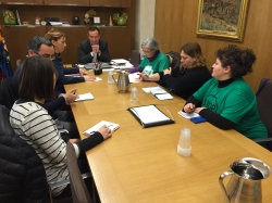 El Alcalde de Elche se reune con miembros de la Plataforma de Afectados de la Hipoteca para mostrar su compromiso frente a los desahucios