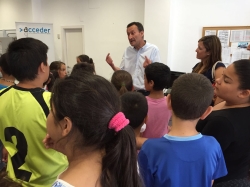 El Alcalde de Elche asiste a la Jornada de Puertas Abiertas de la Fundación Secretariado Gitano
