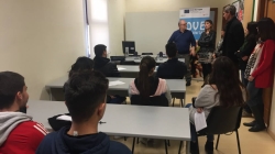 Doce ilicitanos participan en un programa piloto de orientación para jóvenes que abandonan sus estudios