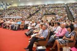 Miles de Testigos de Jehová de Murcia, Elche y la Vega Baja celebran su asamblea anual en Benidorm