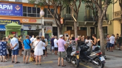 Comienza la locura de comprar sillas para los desfiles de moros y cristianos y la charanga