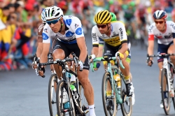 El pelotón de Vuelta Ciclista a España llega las carreteras de Elche