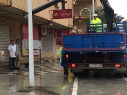 Comienza la instalación de protecciones en Arenales del Sol, en lugares de mucha afluencia de gente