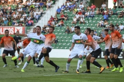 El Elche vence al C.F. Peralada con 4 goles a favor