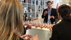 Visitelche asiste a Madrid Fusión con la Asociación de Alimentos de Elche, los productos del Camp d’Elx y la Denominación de Origen Protegida Granada