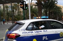 El conductor fue sometido a la prueba de alcoholemia al observar una posible influencia en su conducción derivando en al exhibición de un permiso de c