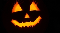 Cortes de calle o limitación de estacionamiento previstos por Halloween y Todos los Santos