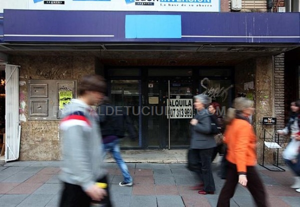 La banca se pone a dieta.