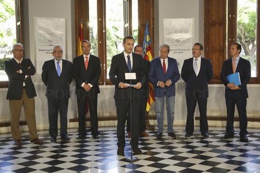 El sector aéreo, terrestre y marítimo portuario de Alicante aporta sus infraestructuras e ideas al proyecto de Zona Franca del Gobierno Provincial