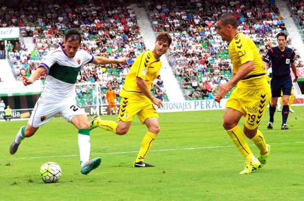 El Elche y el Oviedo firman tablas (1-1)