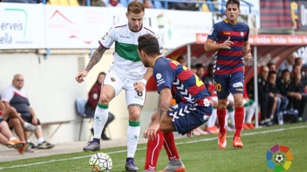 Derrota del Elche ante el Llagostera (4-1)