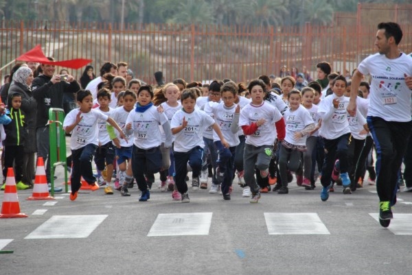 Más de 1000 niños participan en la III Carrera Solidaria de Carrús "La meta, compartir"
