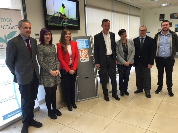 Aigües d'Elx junto con el Ayuntamiento de Elche instalan una plataforma de videointerpretación para personas sordas