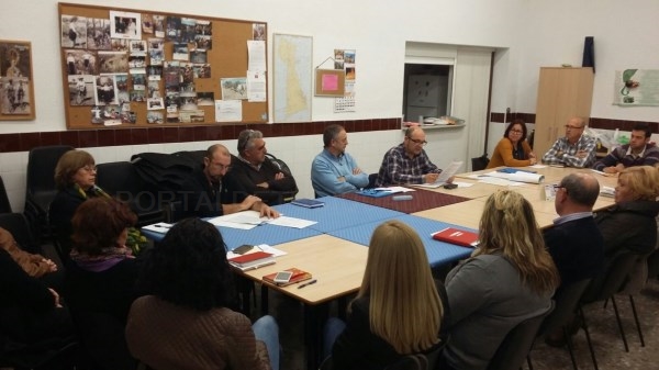 Reunión entre varios concejales de Elche con la Junta Municipal de La Foia