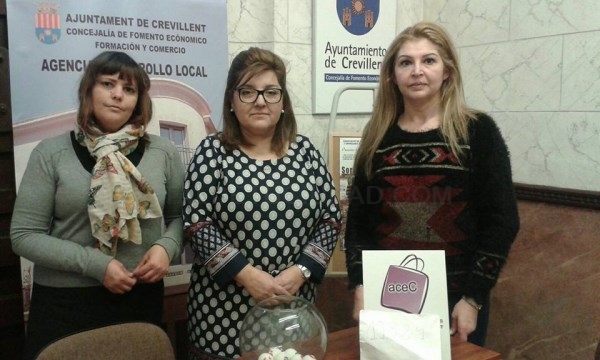 La concejalía de Comercio y ACEC realizan el sorteo de la campaña del Día del Padre con un cheque regalo de 250 €