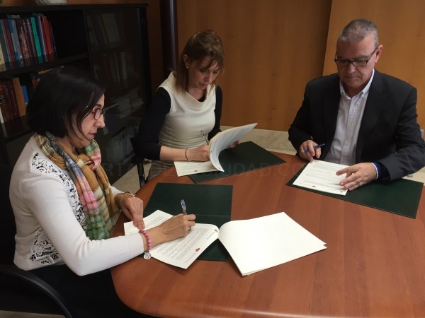 El Ayuntamiento de Elche firma dos nuevos convenios dentro del marco de Prevención de Conductas Adictivas