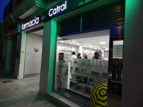 Nace Farmacia Catral, con la idea de recomendar las mejores medicinas naturales y atender las recetas de la Seguridad Social