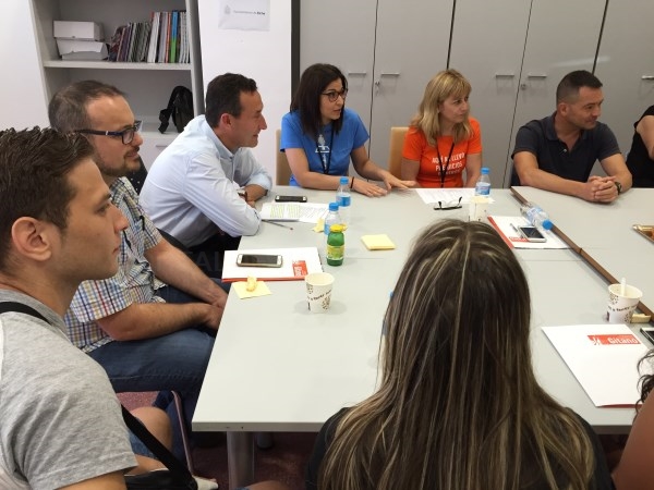 El Alcalde de Elche asiste a la Jornada de Puertas Abiertas de la Fundación Secretariado Gitano