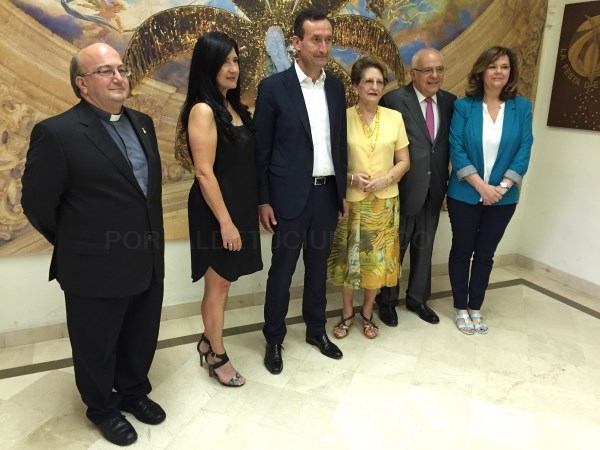 Se anuncian los nombres de la Portaestandarte y personalidades electas del Misteri