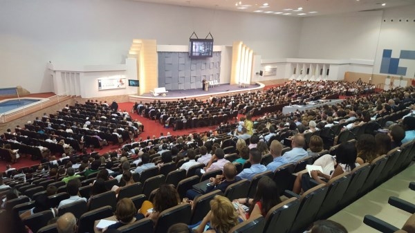 Más de 16000 personas asistieron a la Asamblea Regional de los Testigos de Jehová en Benidorm
