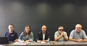 Elche actualiza la aplicación de móviles Bus Elche y presenta el pito de la aplicación para ciegos