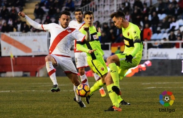 El Elche vuelve de Vallecas con un punto que sabe a poco