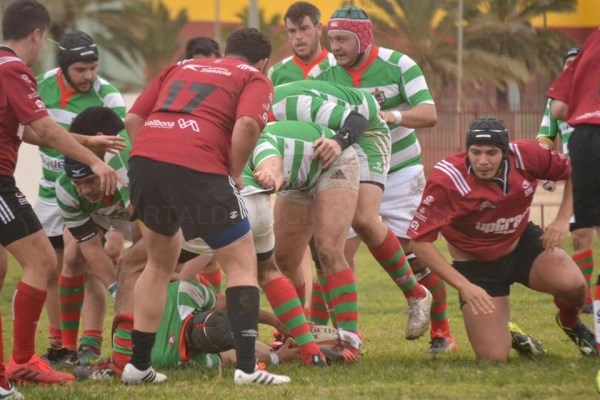 El Elche Club de Rugby Unión pierde 7-41 ante el CAU Valencia B en un partido marcado por el mal tiempo