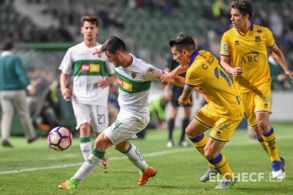 Empate sin goles de un Elche que se aleja de las opciones de Playoffs