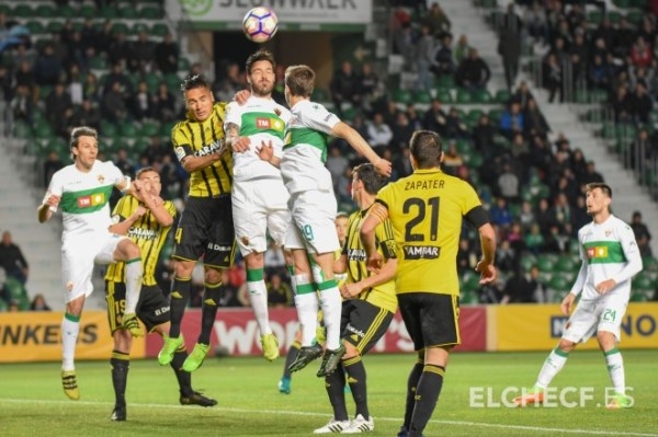 Dura derrota del Elche contra el Zaragoza, que ya ganaba 0-3 al descanso