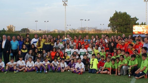 Un torneo social de fútbol reúne en Elche a más de 280 niños