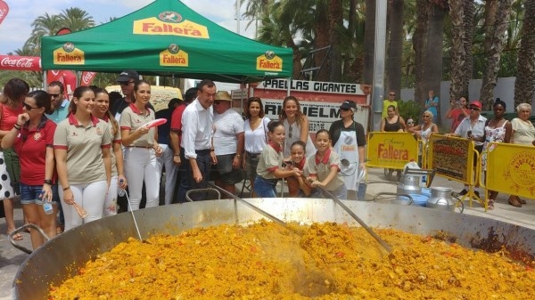 Un arroz con costra más grande del mundo