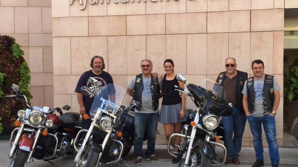 La Ruta Mototurística “Elche Oasis Mediterráneo” atrae a la ciudad a medio millar de motoristas de toda España
