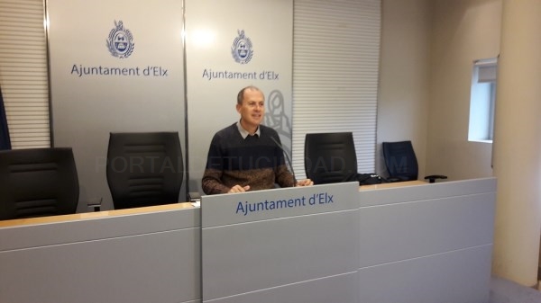 El Ayuntamiento agiliza al máximo los trámites para cambiar el apuntalamiento del edificio de Riegos El Progreso
