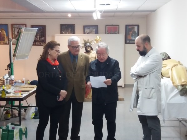 El Ayuntamiento de Crevillent y la Federación de Semana Santa celebran la culminación de los 3 años de trabajo sobre la restauración de 26 grupos escu