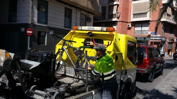 Denunciados por positivo en estupefacientes conductor denunciado en control de velocidad y un ciclista