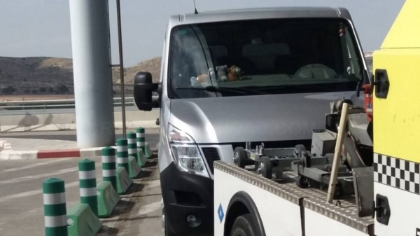 Actuación contra el transporte ilegal de viajeros en el Aeropuerto