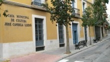 El Ayuntamiento de Crevillent concede las ayudas a los estudiantes universitarios en el extranjero correspondientes al curso 2017/2018